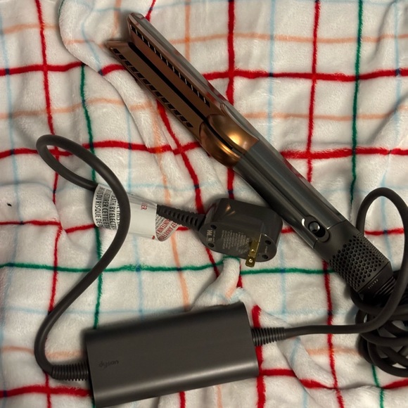 Dyson Airstrait Straightener - Picture 1 of 4